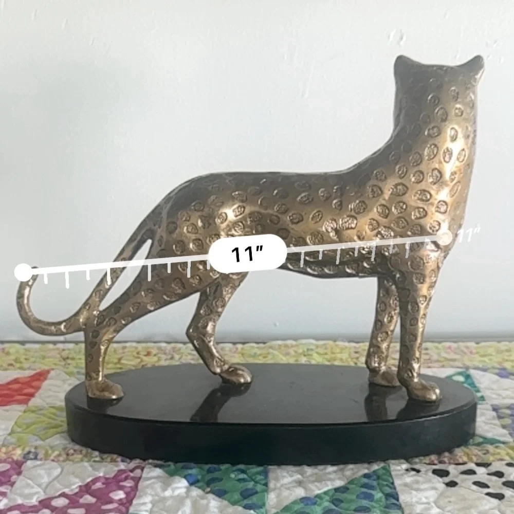 Vintage 60s/70s Brass Leopard Figurine, Eclectic Home Decor, Mid-Century Modern - Picture 3 of 4